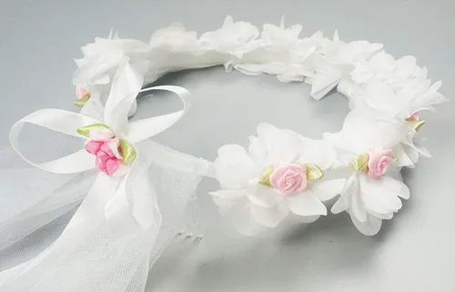 Vista 6 de Corona de flores con velo para niñas, ideal para eventos como bodas