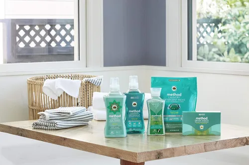 Vista 4 de Method Detergente líquido para lavandería; aroma a salvia de playa, removedor de manchas; 66 cargas por botella de 53.5 onzas; (paquete de 1)