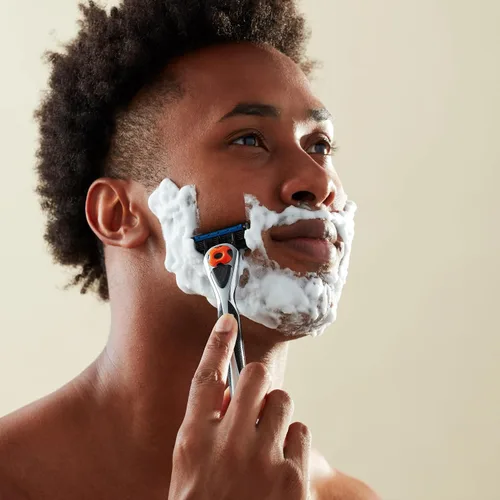 Vista 6 de Amazon Basics Recambios de maquinilla de afeitar de 5 cuchillas para hombres con doble lubricación, recortador de barba de precisión, afeitado