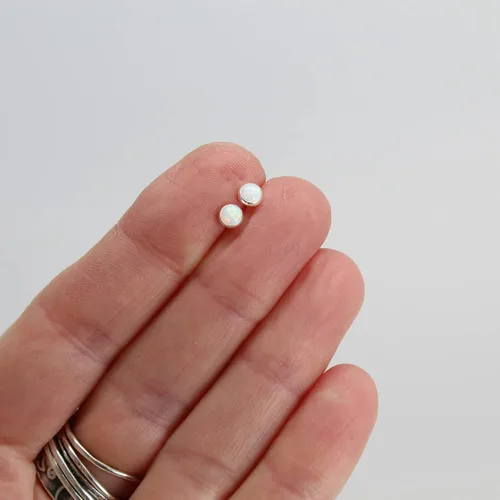 Vista 25 de Aretes de tuerca con piedras preciosas para mujeres y niñas, bisel redondo de 0.157 in de plata esterlina 925
