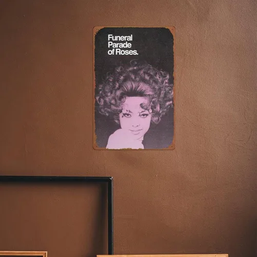 Vista 6 de Cartel de la película Funeral Parade of Roses, letrero de metal creativo, letrero de metal retro para decoración de pared para el hogar, puerta