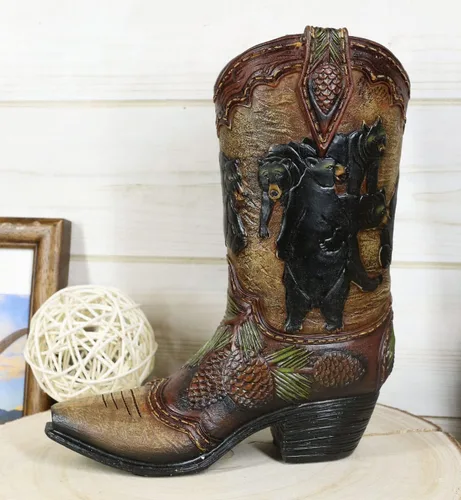 Vista 2 de Ebros Gift Familia rústica de oso negro occidental con piñas de pino, bota de vaquera del bosque, figura decorativa o florero floral, macetero