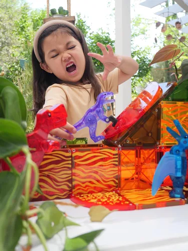 Vista 4 de MAGNA-TILES Dino World - Juego de construcción magnética de 40 piezas, la marca original de construcción magnética