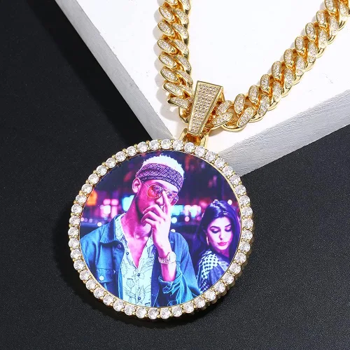 Vista 2 de YIMERAIRE Collar grande de gran tamaño con foto con colgante personalizado para hombre