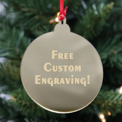 Vista 2 de Adorno de bombilla de Navidad grabado personalizado dorado Los mejores regalos de Navidad para recién casados, bebés primero, bodas, parejas