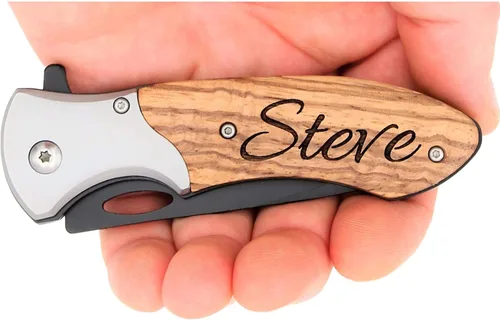 Vista 5 de Cuchillos de bolsillo grabados. Assisted Opening 3.25" Stainless Steel Blade, Personalized Real Wood Handle, Partially Serrated, Pocket Clip