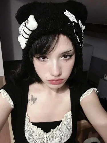 Vista 7 de Harajuku Y2k Star Plush Bone Knit Hat Women Gothic Punk Angel Wings Black Beanie Hat