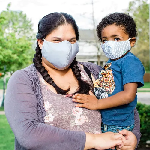 Vista 9 de i play. by green sprouts Reusable Face Mask