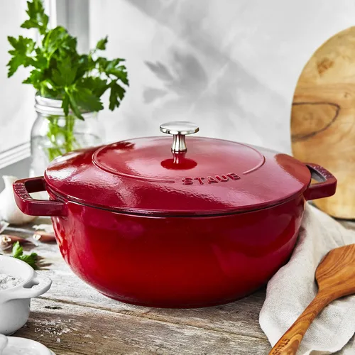 Vista 5 de Staub Horno holandés de hierro fundido, 3.75 cuartos de galón, sirve 3-4, fabricado en Francia, cereza