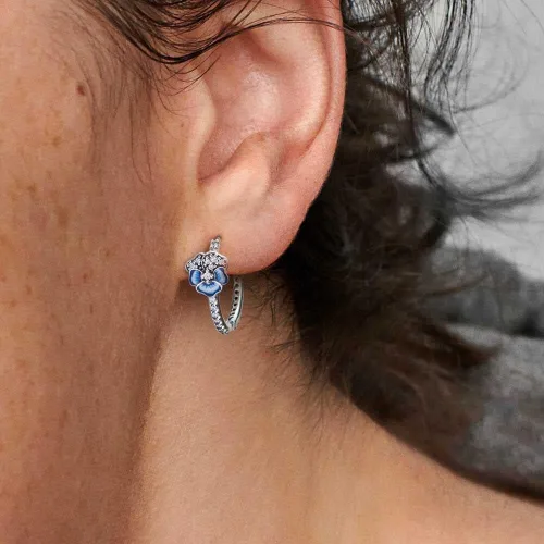 Vista 2 de BEEUVIP Aretes asimétricos de plata de ley 925, aretes de aro de plata para mujer, aretes de aro de oro con circonita cúbica hipoalergénicos
