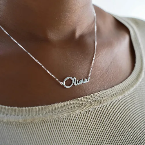 Vista 3 de AJs Collection - collar de plata personalizado de hasta 9 caracteres