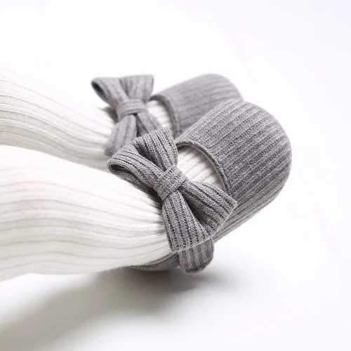 Vista 2 de Ohwawadi - Calcetines de forro polar para bebé o niña suaves y calientes botas o zapatos para bebés recién nacidos con estilos de dibujos animados