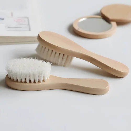 Vista 7 de Paquete de 2 cepillos de pelo de bebé con mango de madera y cerdas de cabra súper suaves para recién nacidos y niños pequeños