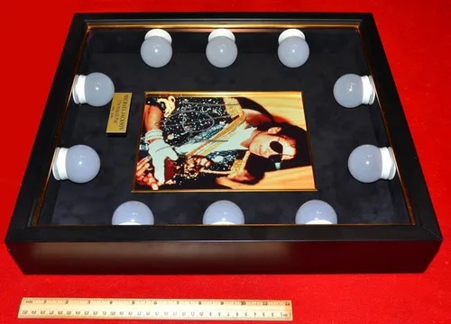 Vista 7 de MICHAEL JACKSON AUTOGRAPH Foto RARA firmada, marco iluminado, UACC RD#228 COA