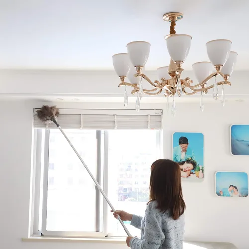 Vista 4 de Midoneat Plumero de plumas de avestruz gris con poste extensible de 71 pulgadas, plumero de microfibra para limpieza del hogar