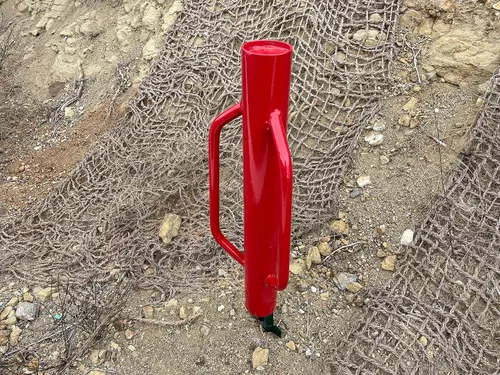 Vista 7 de Sandbaggy Varilla manual de 15.5 libras Rojo Poste T y U Post Driver Pounder 30% más pesado que la competencia Se adapta a postes de hasta