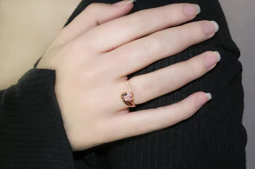 Vista 2 de Belantina Heartland By Beverley Mitchell 10K Rose Gold and Sterling Silver 7x9mm Amethyst & Diamond Accented Statement Ring