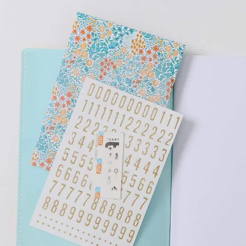 Vista 4 de Clairefontaine - Ref 961778C - Cuaderno con grapas Koverbook Blush (48 hojas) - Tamaño A5, regla rayada, papel de vitela cepillado de 3.17 oz/m²