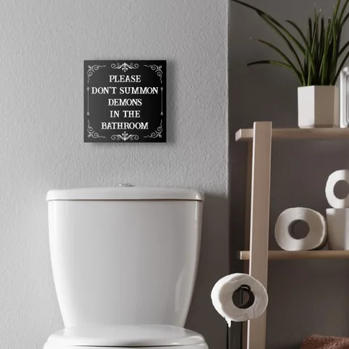 Vista 7 de Divertido letrero gótico para baño, diseño gótico espeluznante con texto en inglés «Please Don't Summon Demons in the Bath», letrero de madera negra