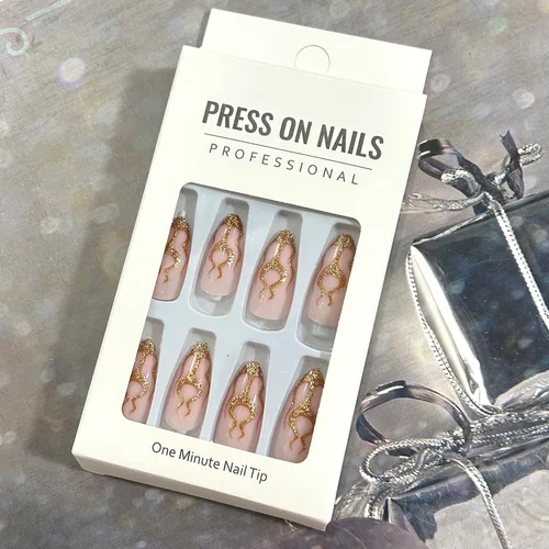 Vista 6 de TBRZTR Uñas postizas cortas ovaladas a presión de almendra, uñas postizas acrílicas artificiales con diseños de llama dorada, 24 piezas de cobertura