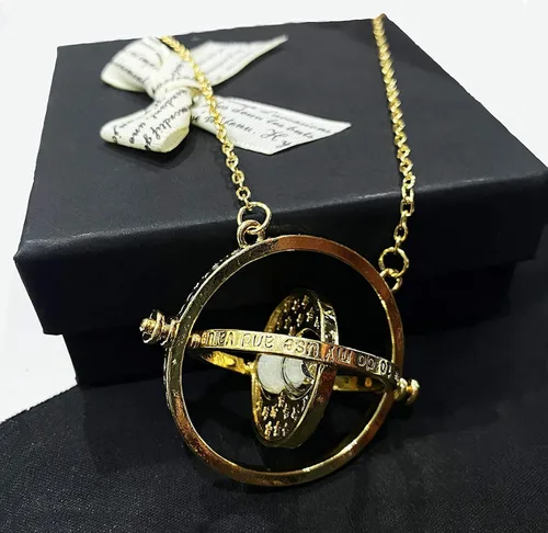 Vista 5 de Beita Hermiones - Collar de aleación con colgante de reloj de arena giratorio para mujer y niña color dorado Zinc No es una piedra preciosa