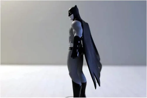 Vista 3 de DC Collectibles Batman: Colección en blanco y negro - Estatua de Batman por Amanda Conner
