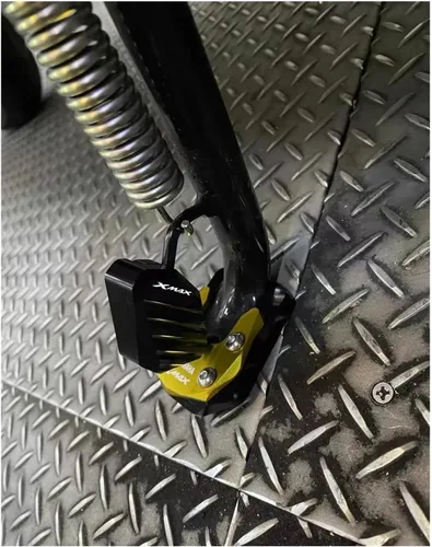 Vista 6 de Motorcycle Accessories Kickstand Side Stand Extension Enlarger Pad Side Bracket Compatible with Xmax X-MAX 125 250 300 400 XMAX300
