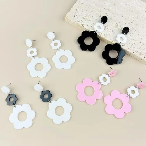 Vista 5 de Aretes colgantes de pétalos de margaritas de acrílico grandes de 60 y 70, diseño floral de resina para mujer, joyería de vacaciones de verano Y2K