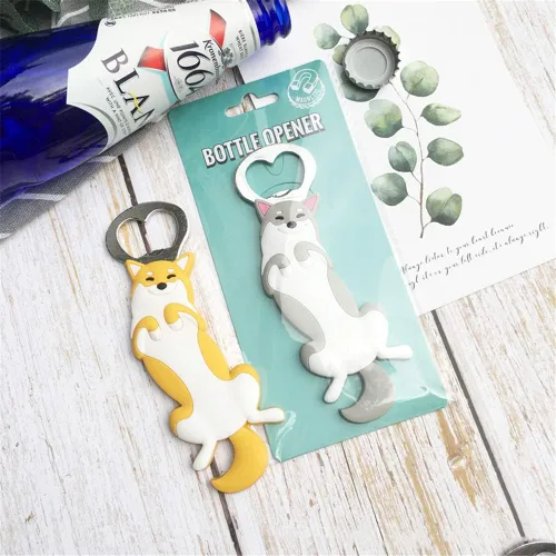 Vista 5 de Abrebotellas con forma de perro Husky animal, Abridores de botellas de cerveza con imán de refrigerador, abrebotellas de regalo de suministros
