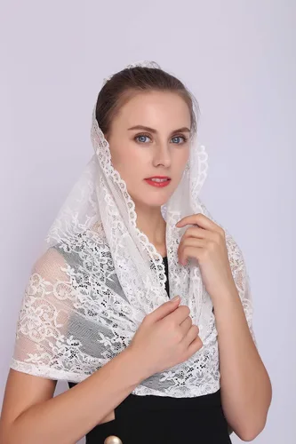 Vista 4 de Mantilla de encaje española con forma de capilla de velo infinito o masa latina