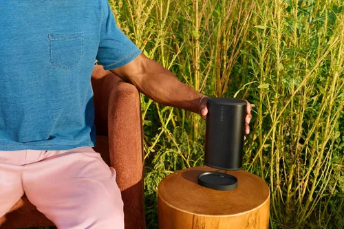 Vista 9 de Sonos Play - Altavoz Bluetooth portátil con WiFi, Alexa, batería de 24 horas, base de carga, color negro