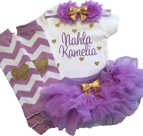 Vista 11 de Traje personalizado de baby girl para baby shower, con nombre personalizado con purpurina y corazón, tutú con diadema y calentadores de piernas