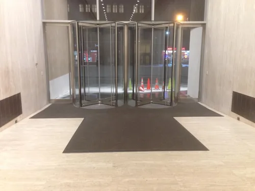 Vista 2 de Super Berber Matting Sin Bordes - Sombra Negra - 2' x 3