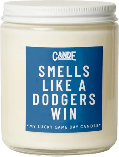 Vista 24 de Huele como una Victoria de los Dodgers Vela – Vela Perfumada Inspirada en LA – Fragancia de Bosques y Pastel de Cumpleaños – Quema de Larga Duración