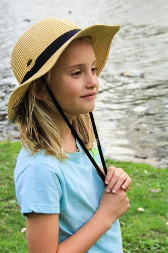 Vista 7 de Funky Junque Sombrero de sol para niñas, diseño cursivo bordado, ajustable, para playa