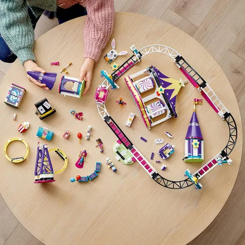 Vista 5 de LEGO Friends Magical Funfair - Juego de montaña rusa 41685; juego de simulación para niños que aman los juguetes de parques temáticos; nuevo 2021