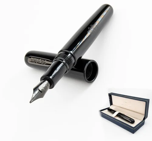 Vista 22 de Pluma estilográfica Conklin All American en negro – Punta ancha, diseño audaz y calidad premium – Regalo ideal para profesionales y entusiastas