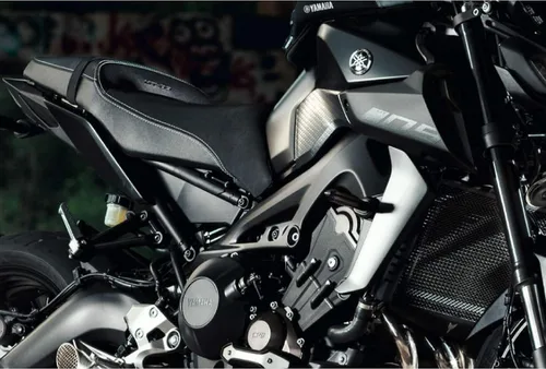 Vista 3 de MOS - Fundas laterales de fibra de carbono para depósito de combustible, compatibles con Yamaha MT-09 2014-2020