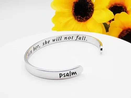 Vista 4 de Dczosily Pulseras inspiradoras para mujer, de acero inoxidable, grabadas, con mantra motivacional, regalos personalizados para mamá, hija, hermana