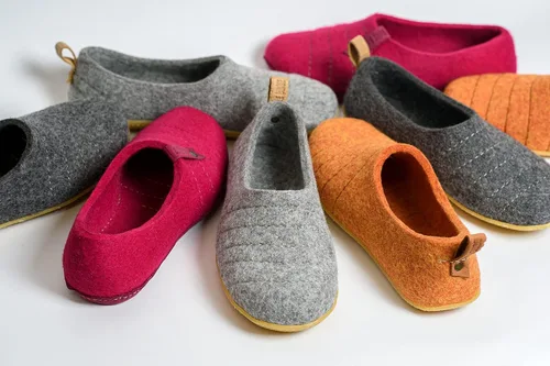 Vista 7 de Women's Slippers Natural Boiled Wool Cocoon Woolen Clogs Bright Yellow