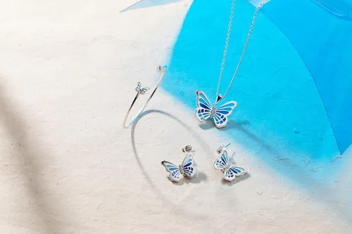 Vista 6 de Alex and Ani Butterfly Bracelets