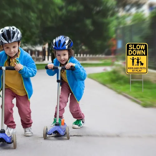 Vista 5 de Letreros de "Slow Down" con estaca en H, 16 x 12 pulgadas, letrero de juego para niños y mascotas en los barrios de la calle, letreros de seguridad
