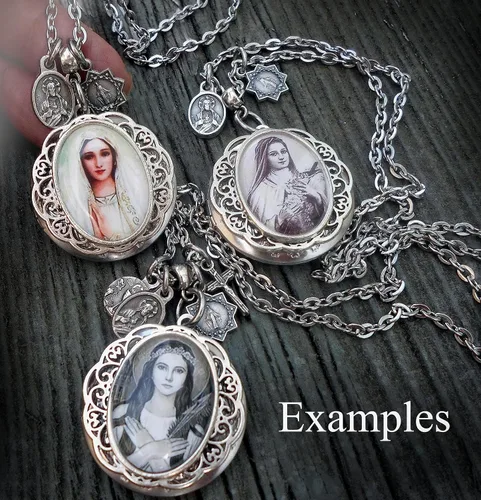 Vista 3 de St. Lucia of Fatima Locket Necklace, Patron Saint Catholic Jewelry, Confirmation Gift