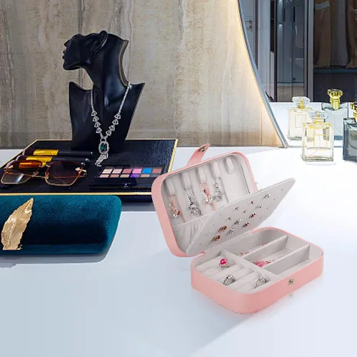 Vista 7 de XMJXBOX Joyero organizador de joyas de viaje de piel sintética para viajes caja de joyería pequeña de 2 capas para soporte de joyas para anillos