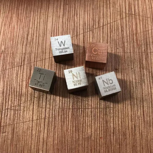 Vista 2 de Juego de 5 cubos de elementos de 0.394 pulgadas (0.394 in), tungsteno, niobio, níquel, cobre, titanio, cubos de densidad de hasta un 99.99% de metal