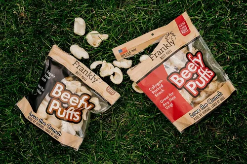 Vista 2 de Frankly Paquete de 2 golosinas para perros Venison Beefy Puffs, 5 onzas cada una, fabricadas en los Estados Unidos