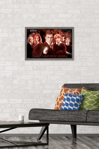 Vista 2 de Harry Potter y la orden del fénix - Póster de pared grupal, 22.4 pulgadas de largo x 14.7 pulgadas, versión enmarcada en madera de granero