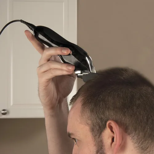 Vista 4 de Wahl Máquina cortadora de cabello de lujo, cromada, profesional, incluye 25 piezas #79524-5201