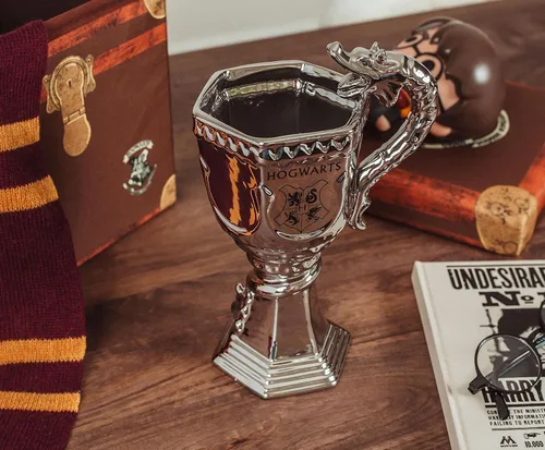 Vista 3 de Harry Potter Taza de cerámica Triwizard Tournament Taza de café grande, esenciales para la cocina del hogar, vasos novedosos Regalos oficiales