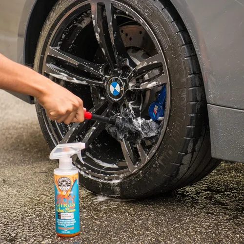 Vista 4 de Chemical Guys CLD10516 Gel limpiador de ruedas cítrico pegajoso, (seguro para todos los tipos de ruedas), funciona en automóviles, camiones, SUV